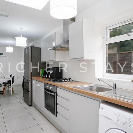 Large Home For Contractors & Families - Garden & Amenities Лондон Экстерьер фото