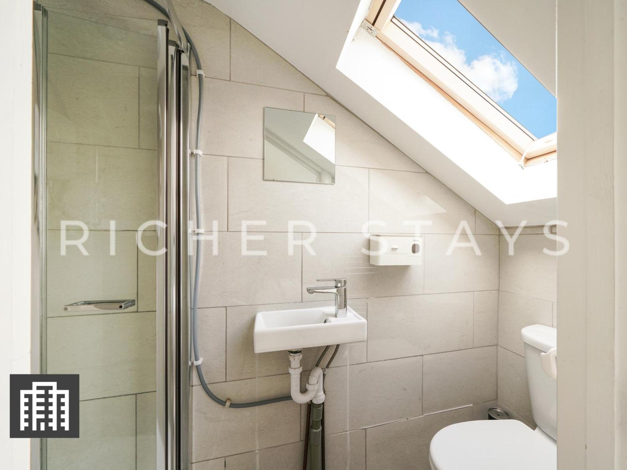 Large Home For Contractors & Families - Garden & Amenities Лондон Экстерьер фото